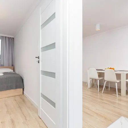 City Center Graniczna By Renters דירה ורשה